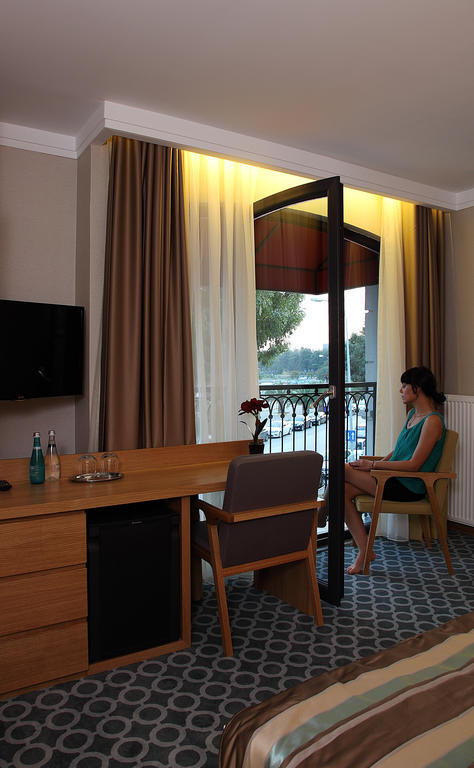 Tuzla Town Hotel Istanbul Exterior photo